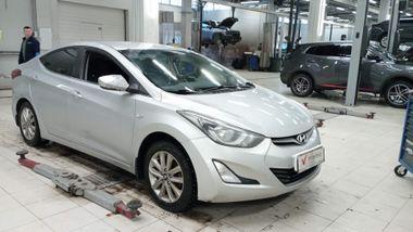Hyundai Elantra 2015 года, 261 653 км - вид 2