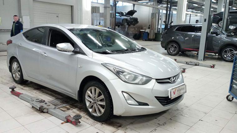 Hyundai Elantra 2015 года, 261 653 км - вид 2