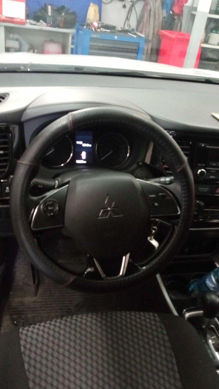Mitsubishi Outlander, 2017 - вид 4