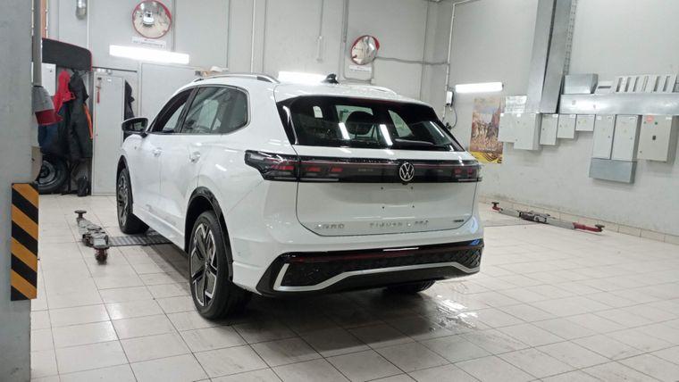 Volkswagen Tiguan L, 2024 - вид 3
