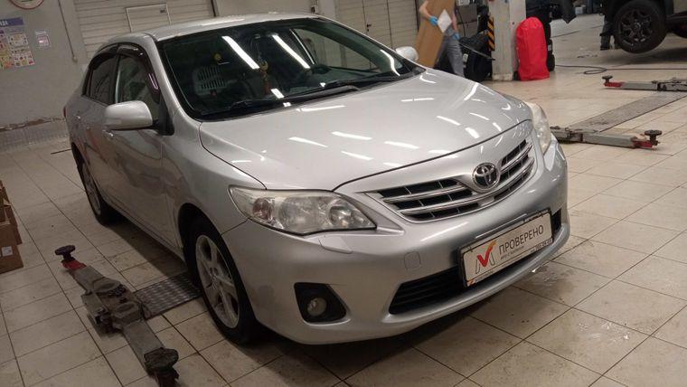 Toyota Corolla 2012 года, 295 475 км - вид 1