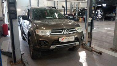 Mitsubishi Pajero Sport 2015 года, 134 736 км - вид 2