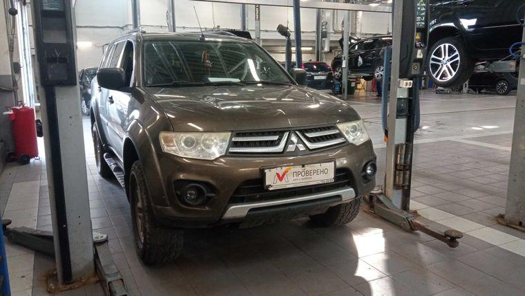 Mitsubishi Pajero Sport 2015 года, 134 736 км - вид 2