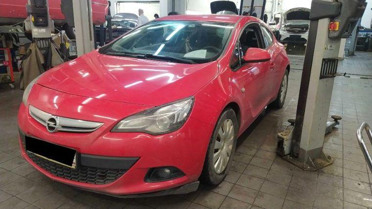 Opel Astra GTC 2013 года, 136 360 км - вид 1