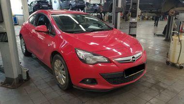 Opel Astra GTC 2013 года, 136 360 км - вид 2