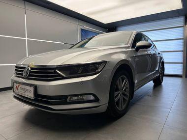 Volkswagen Passat 2018 года, 136 700 км - вид 1