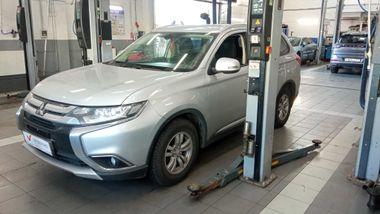 Mitsubishi Outlander 2018 года, 215 672 км - вид 1