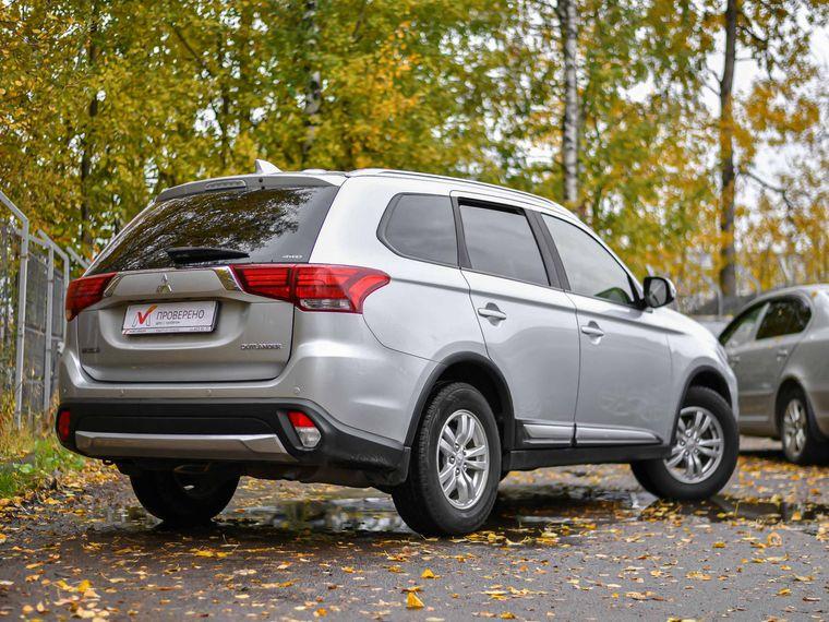 Mitsubishi Outlander,  - вид 1
