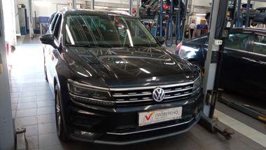 Volkswagen Tiguan 2018 года, 118 285 км - вид 2