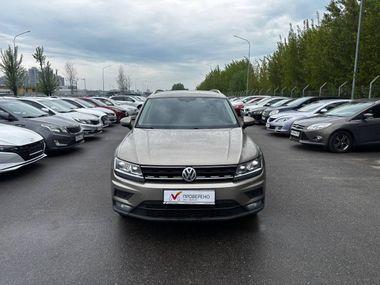 Volkswagen Tiguan 2018 года, 180 216 км - вид 2