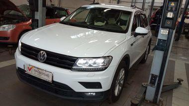 Volkswagen Tiguan 2019 года, 139 460 км - вид 1