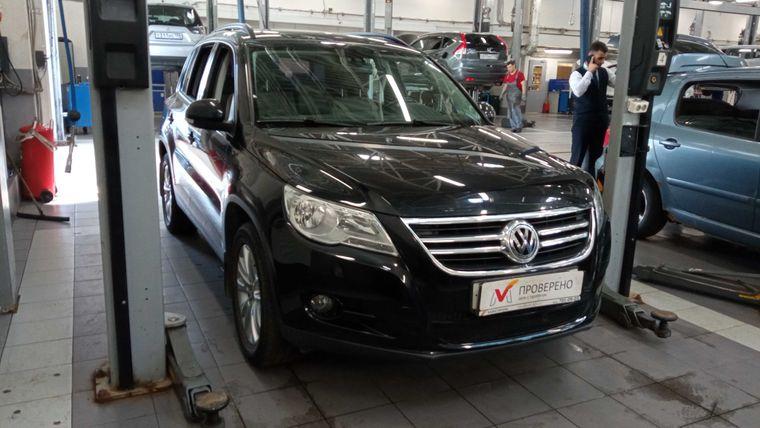 Volkswagen Tiguan 2010 года, 66 999 км - вид 2