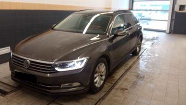 Volkswagen Passat 2018 года, 217 854 км - вид 1