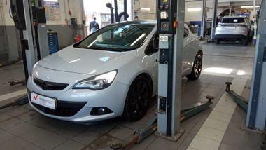 Opel Astra GTC 2012 года, 156 592 км - вид 1
