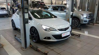 Opel Astra GTC 2012 года, 156 592 км - вид 2