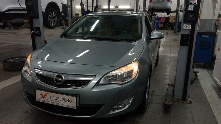 Opel Astra, 2011