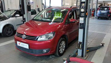 Volkswagen Touran 2010 года, 197 065 км - вид 1