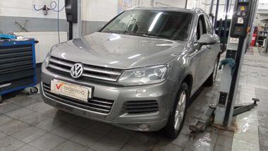 Volkswagen Touareg 2010 года, 205 380 км - вид 1