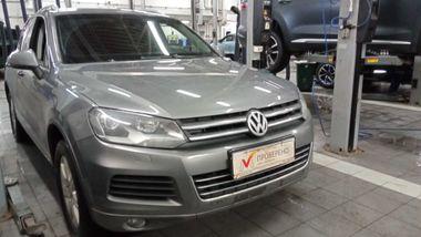 Volkswagen Touareg 2010 года, 205 380 км - вид 2