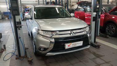 Mitsubishi Outlander 2018 года, 134 479 км - вид 2