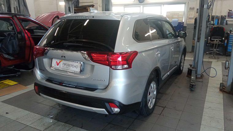 Mitsubishi Outlander, 2018 - вид 2