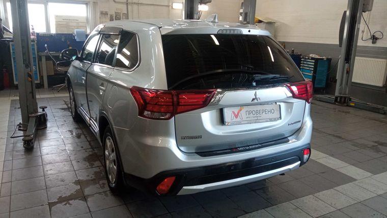 Mitsubishi Outlander, 2018 - вид 3