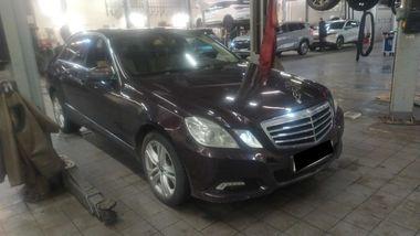 Mercedes-Benz E-класс 2010 года, 230 000 км - вид 2