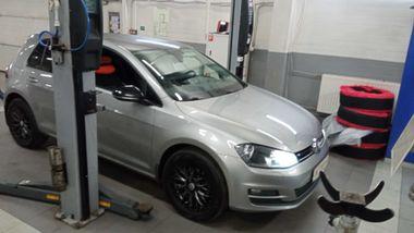Volkswagen Golf 2013 года, 150 027 км - вид 2