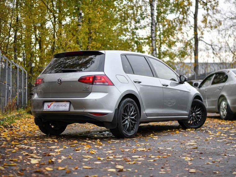 Volkswagen Golf,  - вид 1