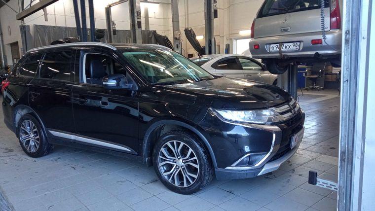 Mitsubishi Outlander 2017 года, 221 717 км - вид 2