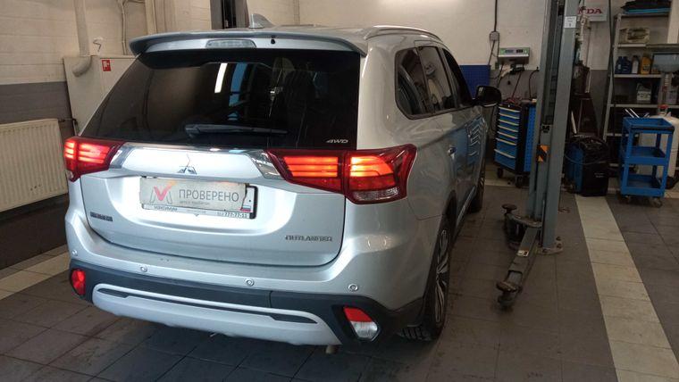 Mitsubishi Outlander, 2019 - вид 2