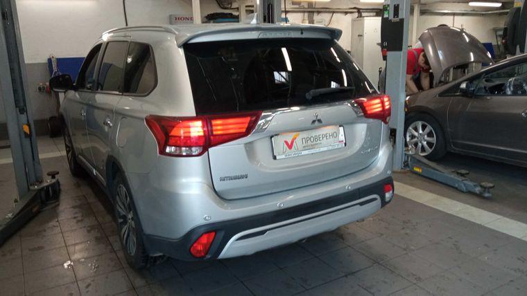 Mitsubishi Outlander, 2019 - вид 3