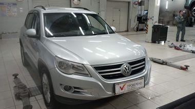 Volkswagen Tiguan 2010 года, 172 615 км - вид 2