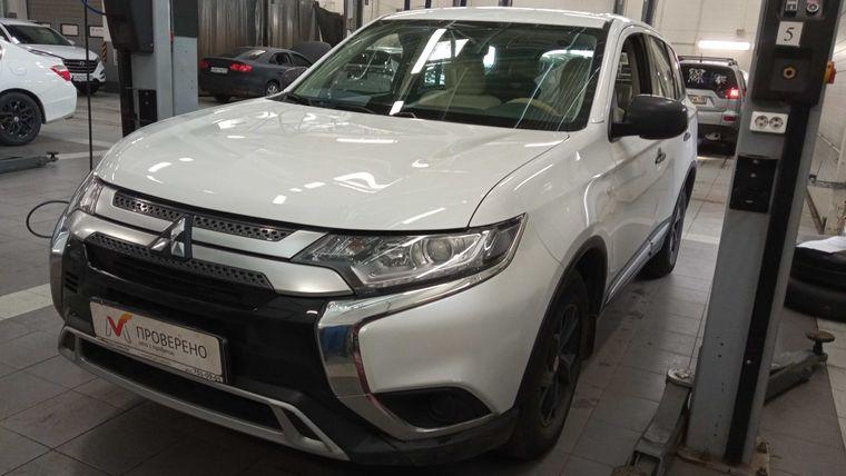 Mitsubishi Outlander, 2021