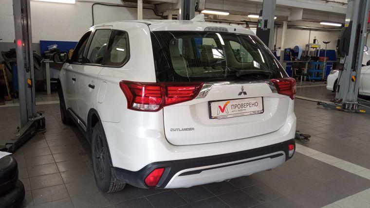 Mitsubishi Outlander, 2021 - вид 3
