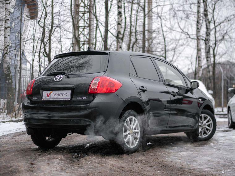 Toyota Auris,  - вид 1