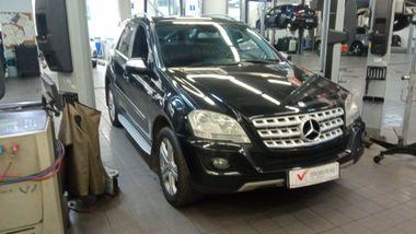 Mercedes-Benz M-класс 2009 года, 181 396 км - вид 2