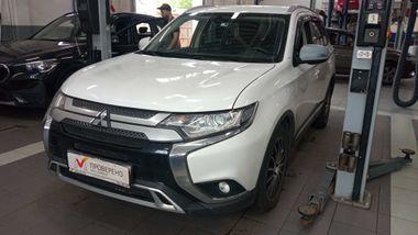 Mitsubishi Outlander 2018 года, 118 223 км - вид 1