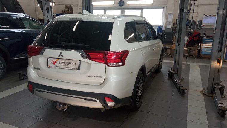 Mitsubishi Outlander, 2018 - вид 2