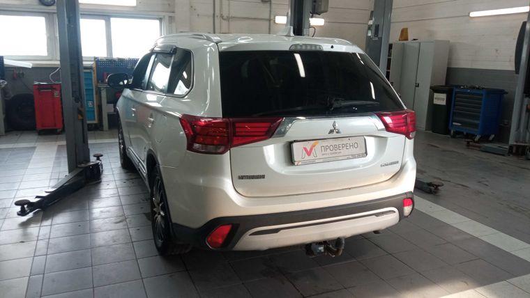 Mitsubishi Outlander, 2018 - вид 3