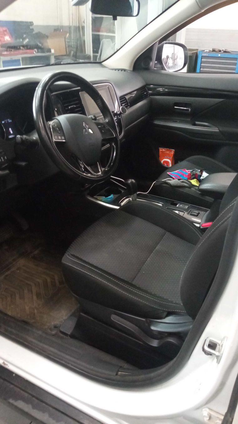 Mitsubishi Outlander, 2018 - вид 4