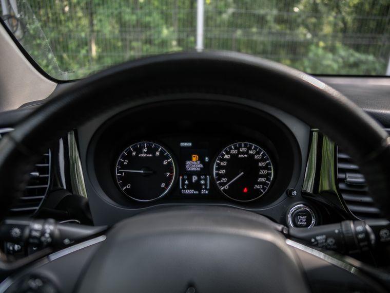 Mitsubishi Outlander, 2018 - вид 4