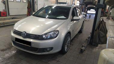 Volkswagen Golf 2011 года, 196 892 км - вид 1