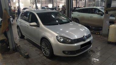 Volkswagen Golf 2011 года, 196 892 км - вид 2