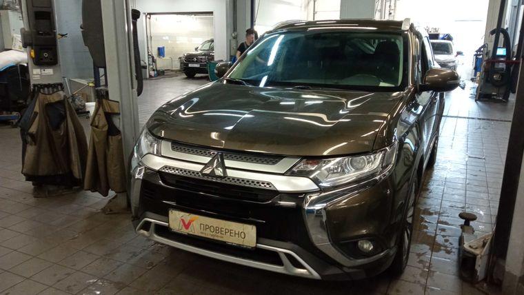 Mitsubishi Outlander, 2020