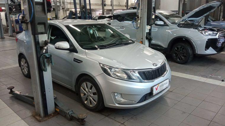 Kia Rio 2015 года, 127 288 км - вид 2