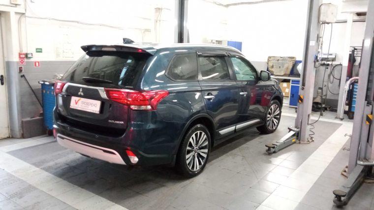 Mitsubishi Outlander, 2019 - вид 2