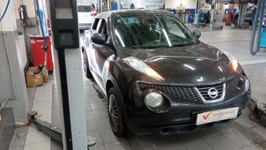 Nissan Juke 2013 года, 140 297 км - вид 2