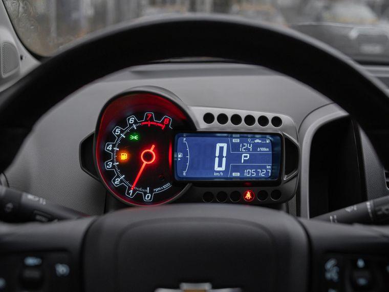 Chevrolet Aveo,  - вид 4