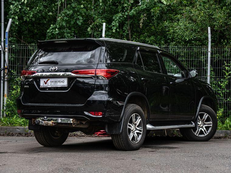 Toyota Fortuner,  - вид 1